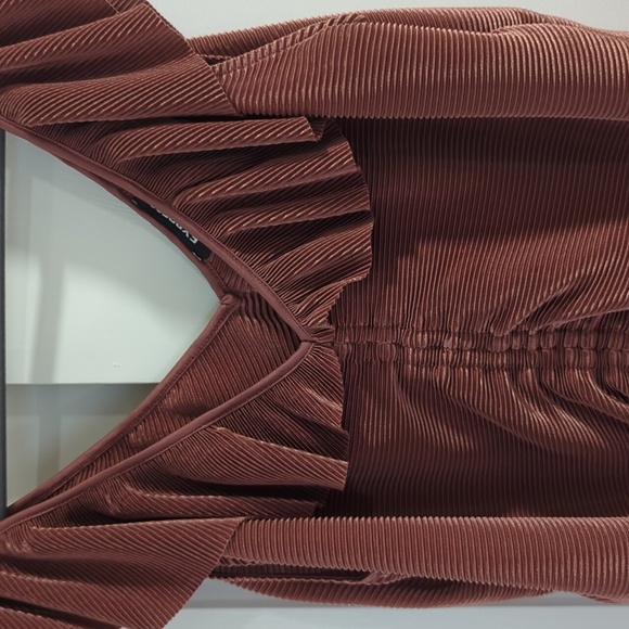 Ruffled Rust Top - Picture 2 of 3